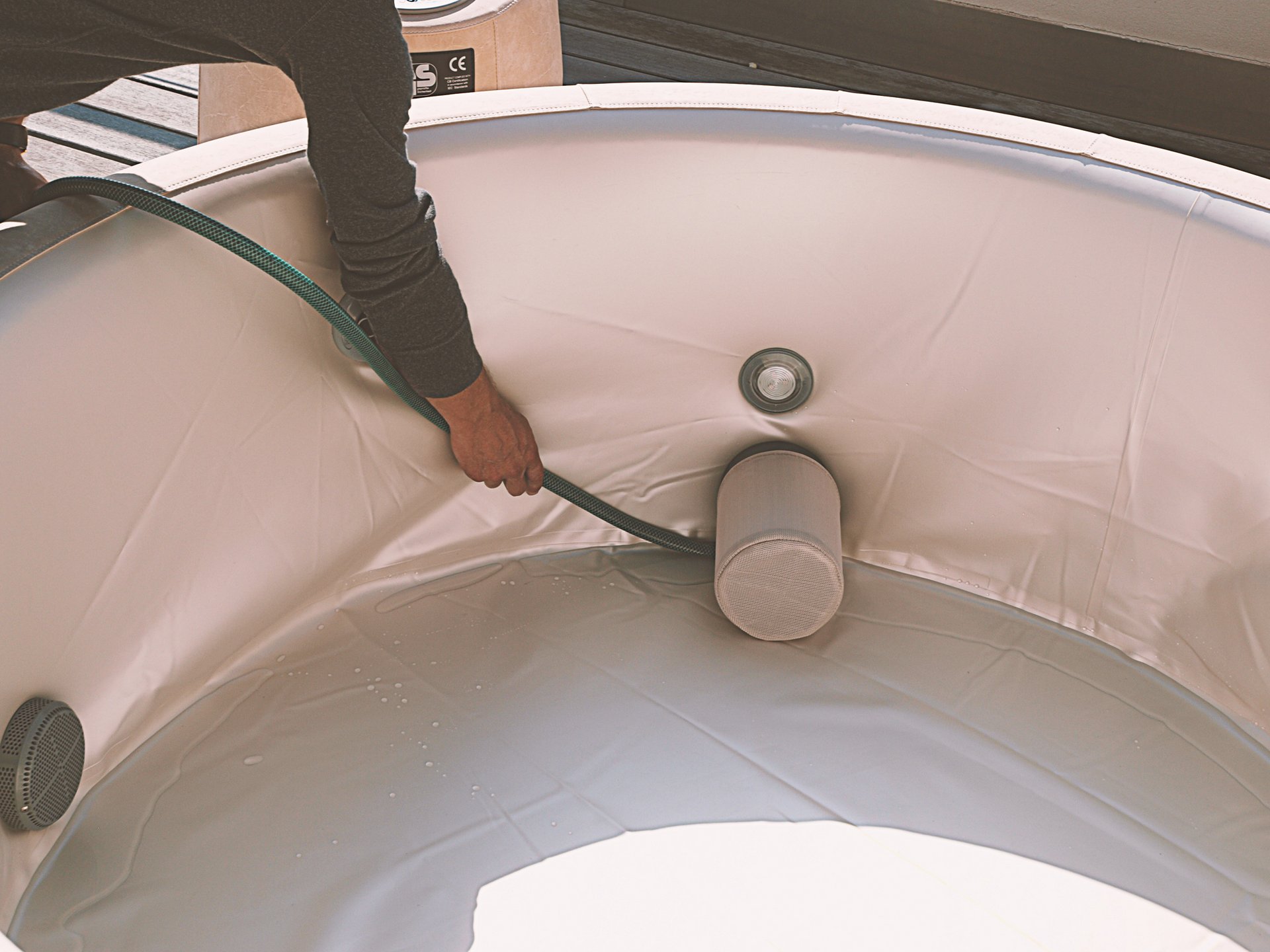 Befüllung des Softub Whirlpools